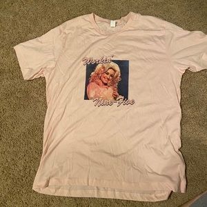 Dolly Parton Workin’ Nine-Five Tshirt ✨